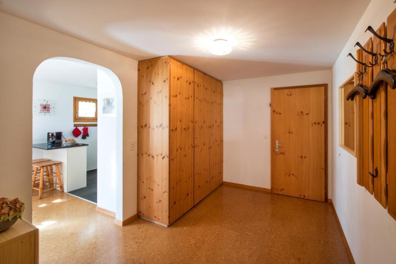 Ferienwohnungen Muntschi Andeer Room photo